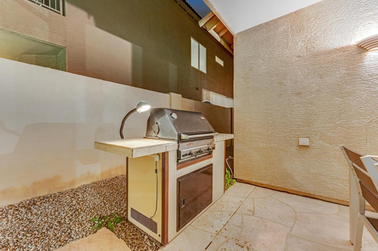 Pura Vida Villa Goodyear Exteriör bild